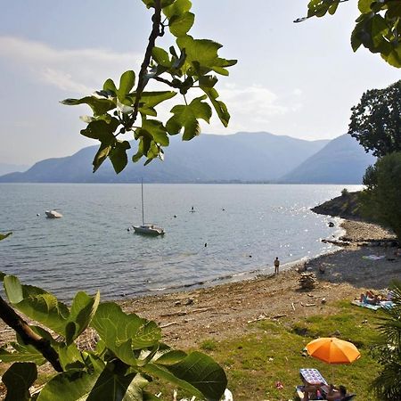 Bella Casa Alla Spiaggia Tronzano Lago Maggiore Exterior foto