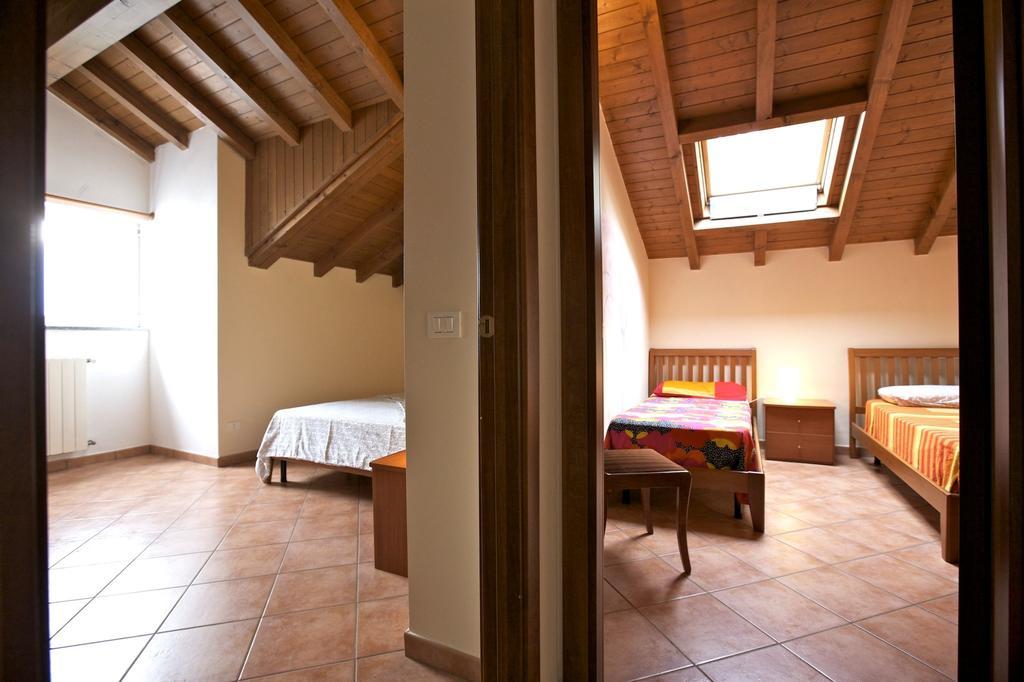 Bella Casa Alla Spiaggia Tronzano Lago Maggiore Exterior foto