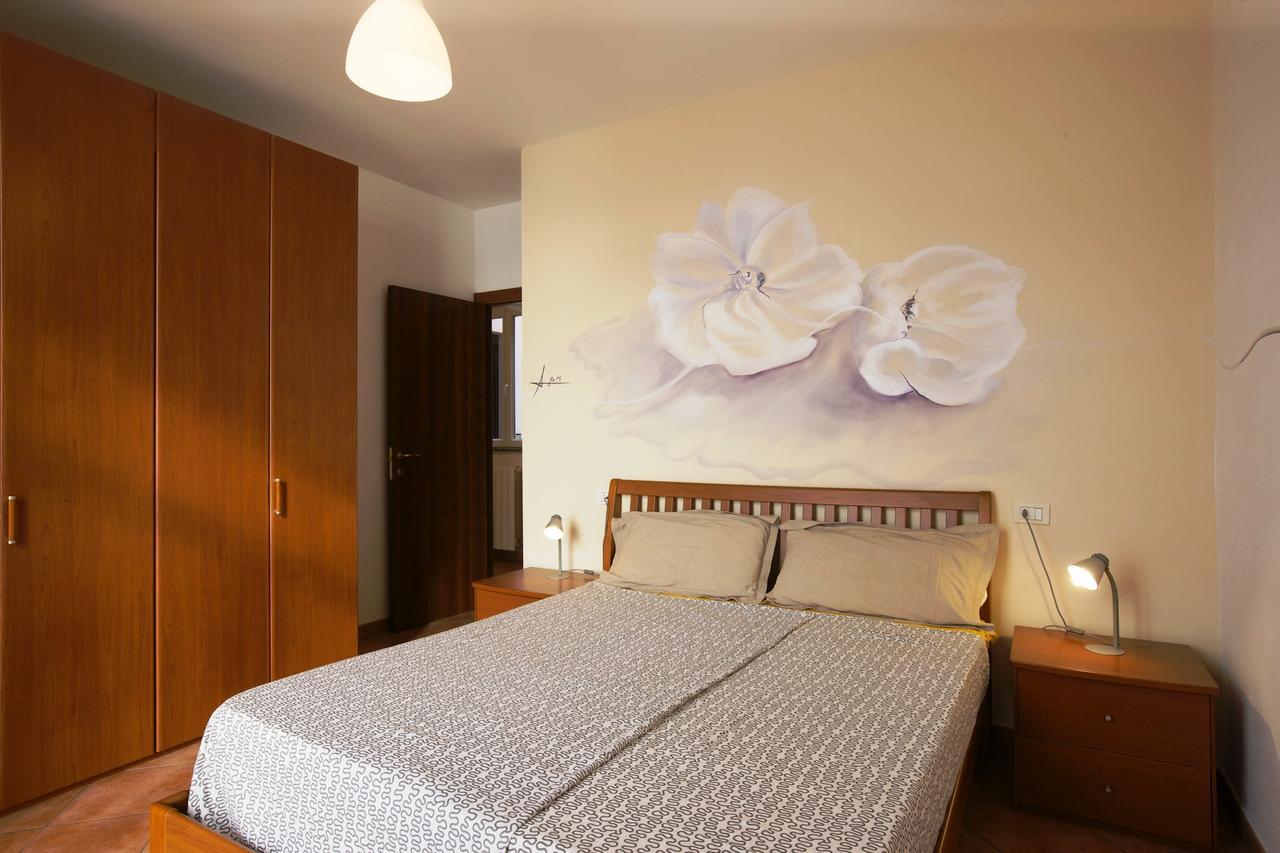 Bella Casa Alla Spiaggia Tronzano Lago Maggiore Exterior foto